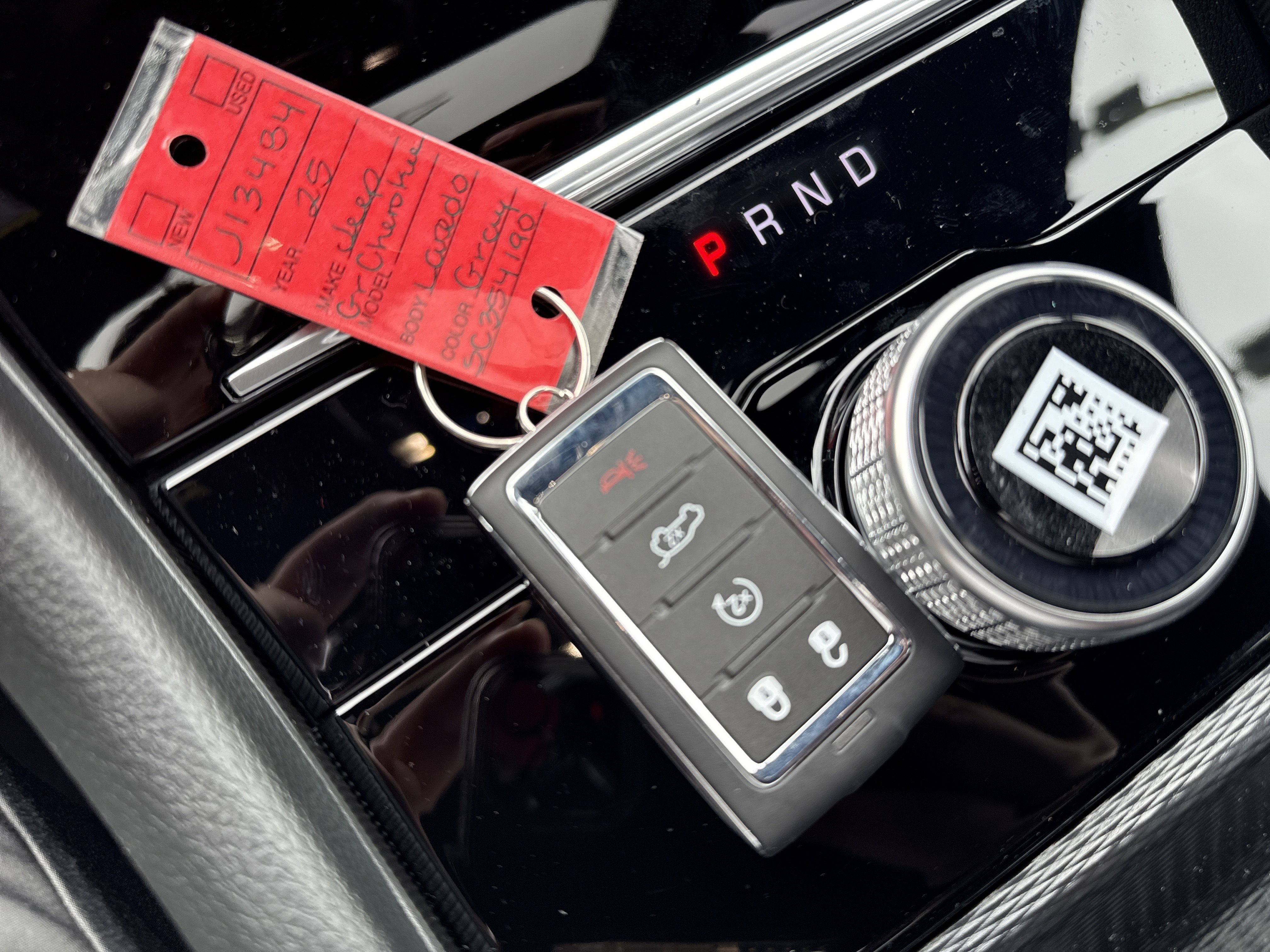 New 2025 Jeep Grand Cherokee Laredo X w/ Luxury Tech Group I AWD/4WD image 30