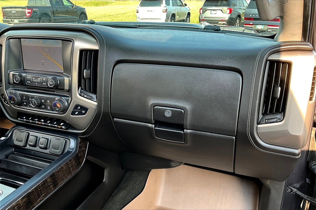 Used 2015 GMC Sierra 3500 Denali w/ Duramax Plus Package image 17