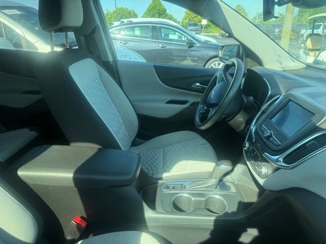 Used 2020 Chevrolet Equinox LS w/ LS Convenience Package FWD image 5