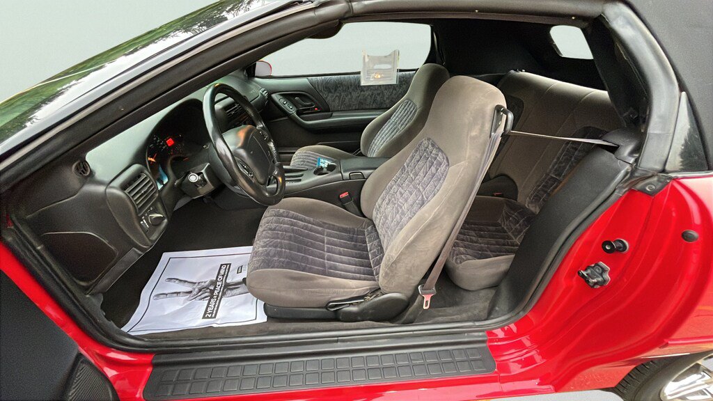 Used 2001 Chevrolet Camaro LT RWD image 14