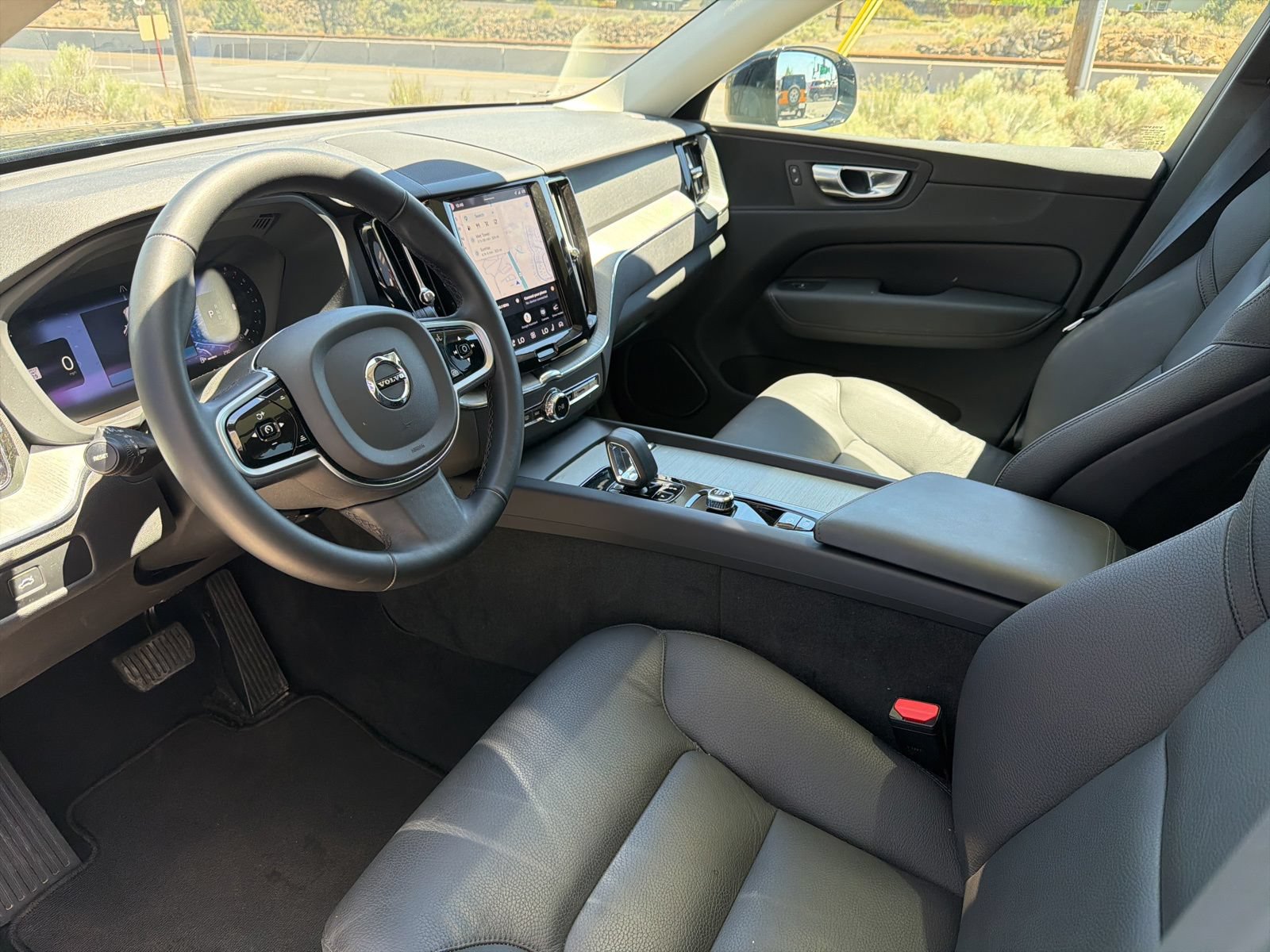 Used 2025 Volvo XC60 B5 Plus w/ Climate Package AWD/4WD image 20