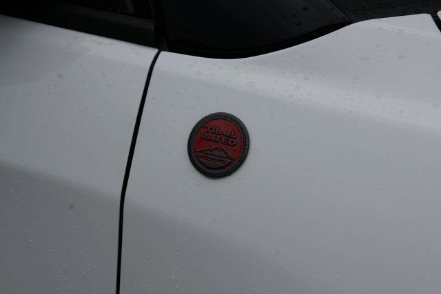 Used 2025 Jeep Compass Trailhawk image 9
