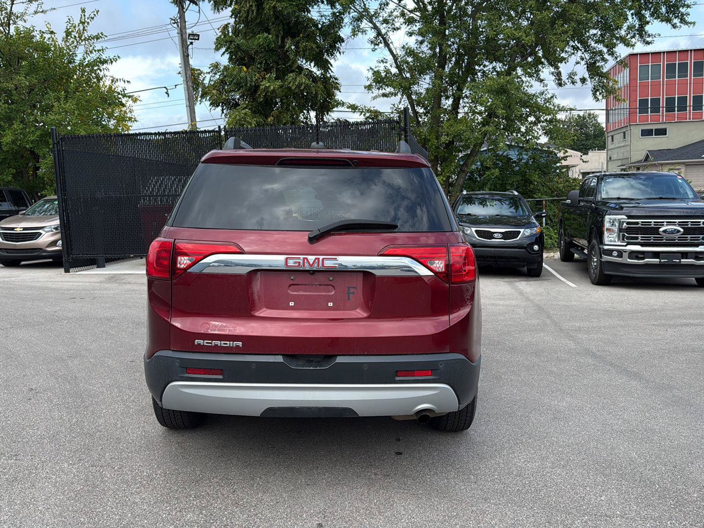 Used 2018 GMC Acadia SLE w/ Driver Alert Package I FWD image 4