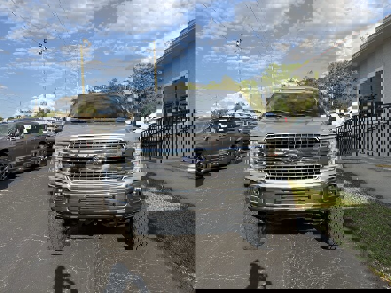 Used 2018 Ford F150 Lariat w/ Equipment Group 502A Luxury image 3