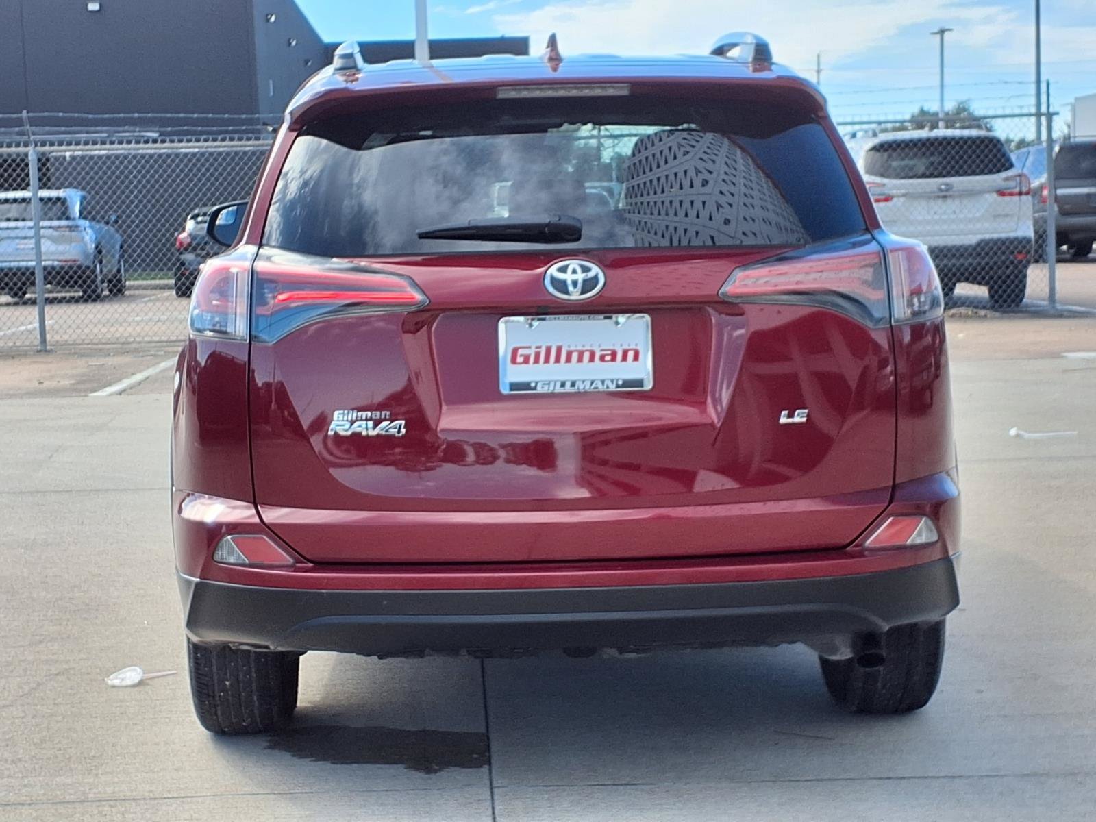 Used 2018 Toyota RAV4 LE FWD image 26