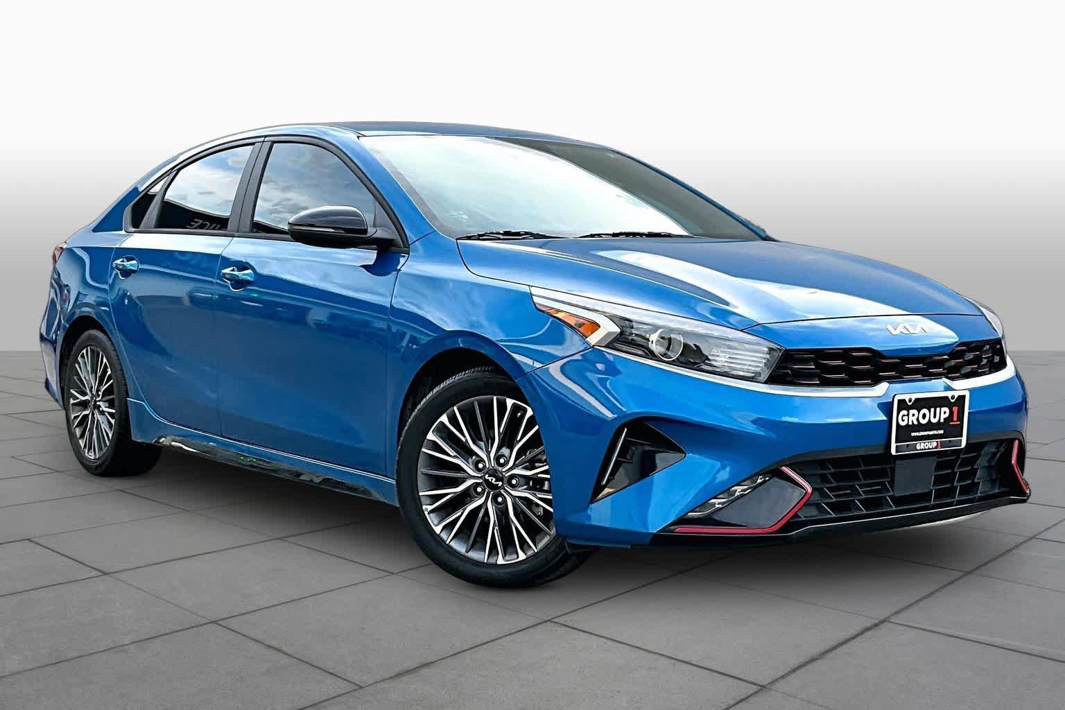 Used 2023 Kia Forte GT-Line w/ GT-Line Premium Package FWD image 3