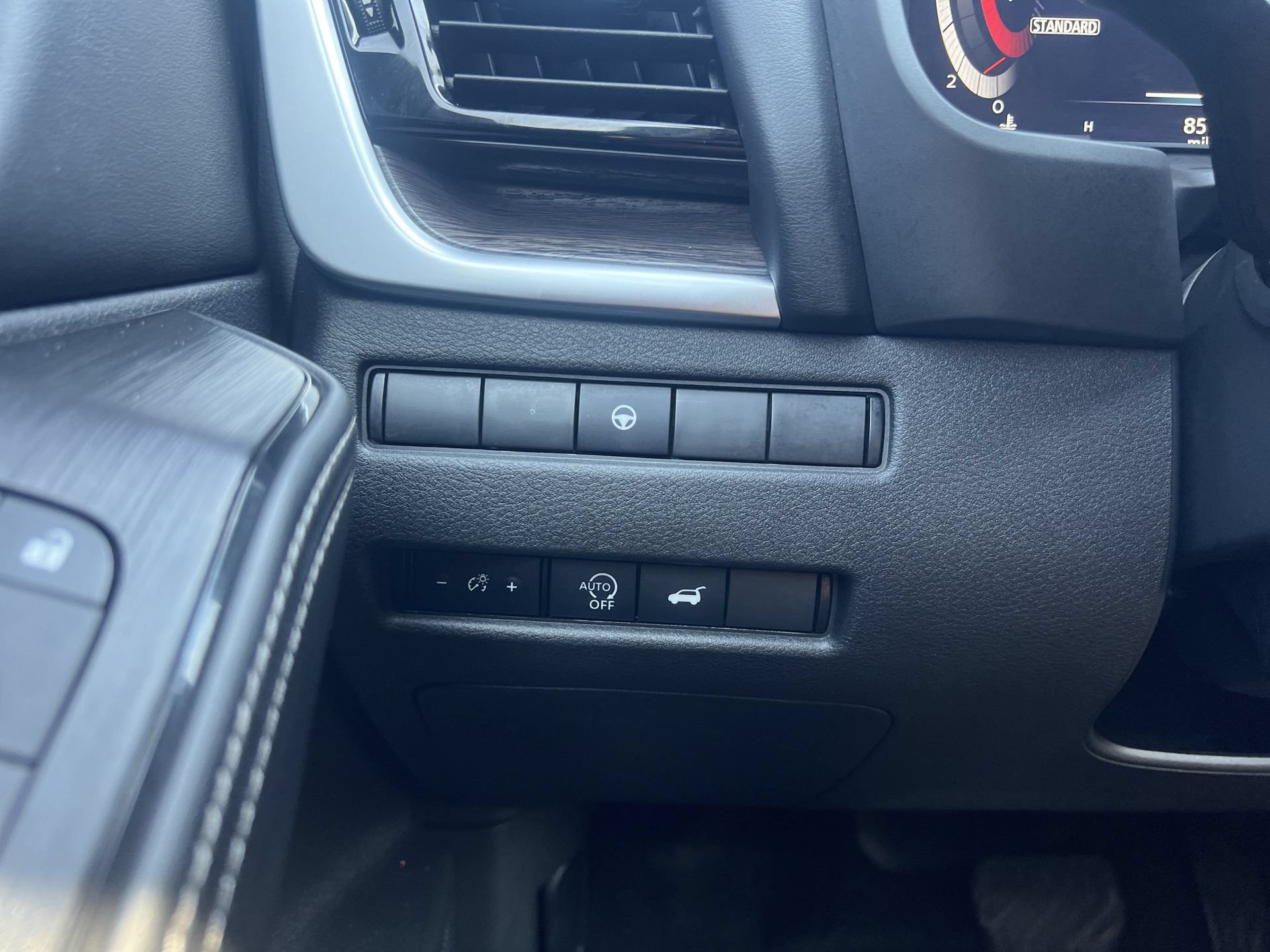 Certified 2025 Nissan Rogue Platinum FWD image 15