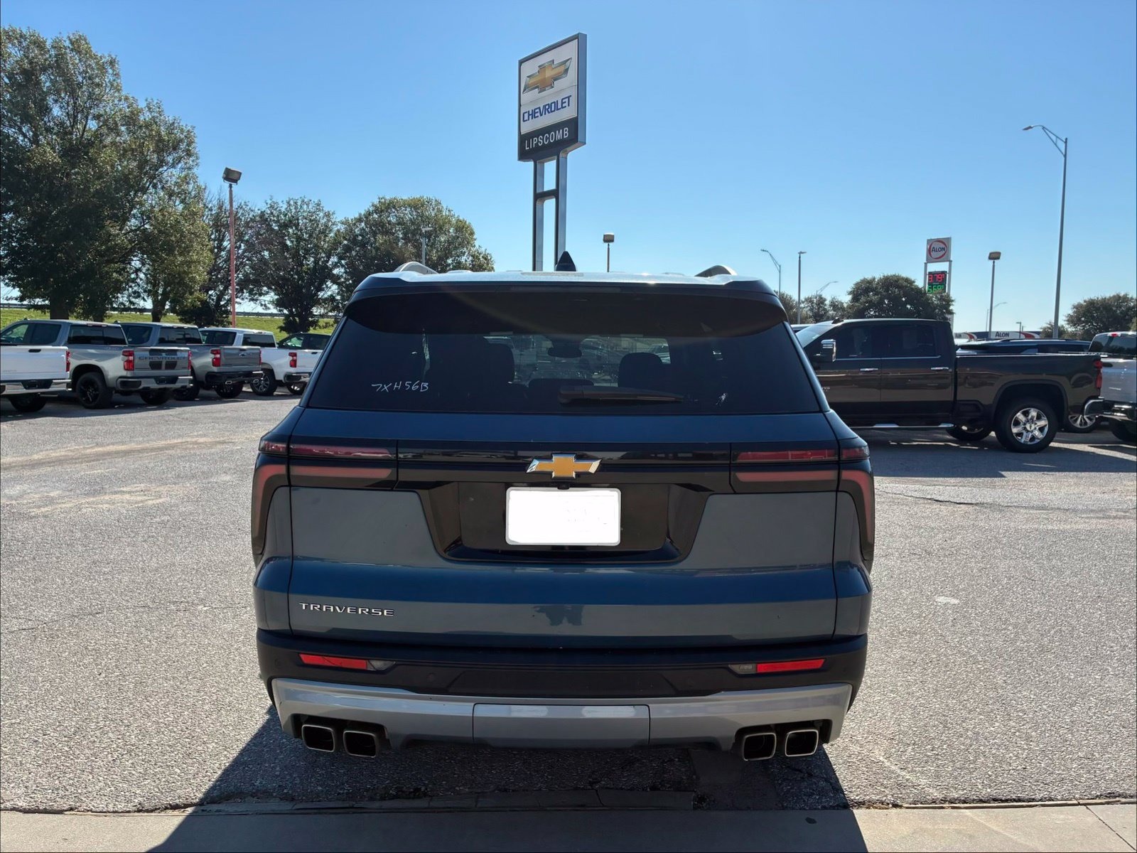 Used 2025 Chevrolet Traverse LT FWD image 12