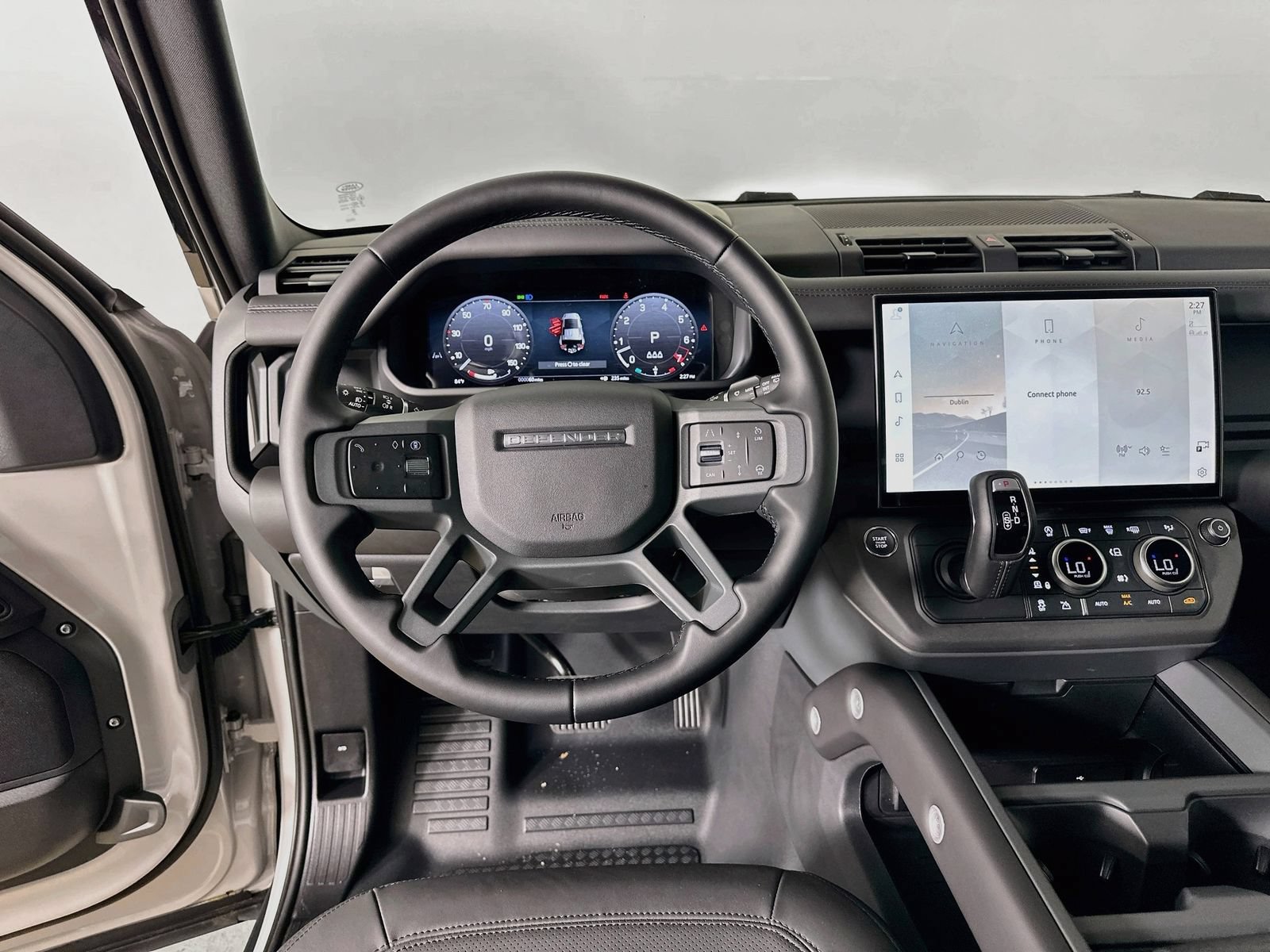 New 2026 Land Rover Defender 110 X-Dynamic SE AWD/4WD image 16