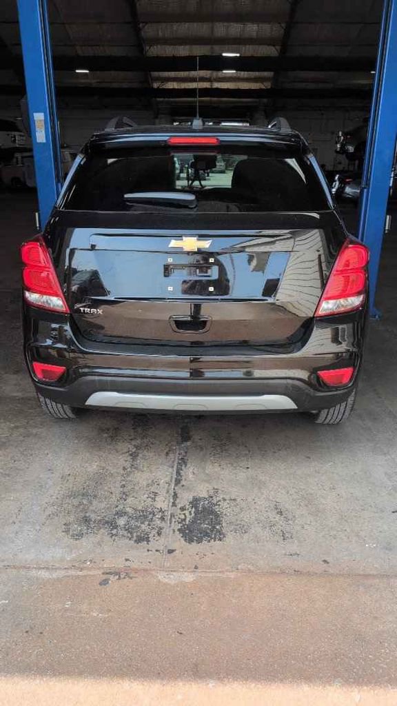 Used 2022 Chevrolet Trax LT w/ LT Convenience Package FWD image 4