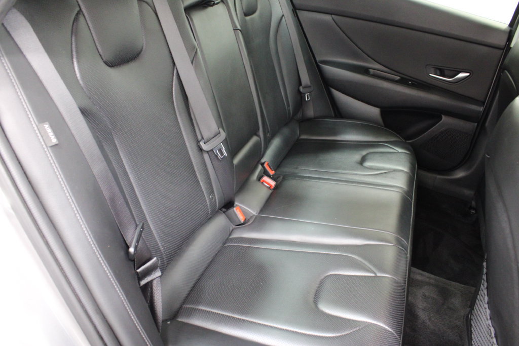 Used 2024 Hyundai Elantra Limited FWD image 21