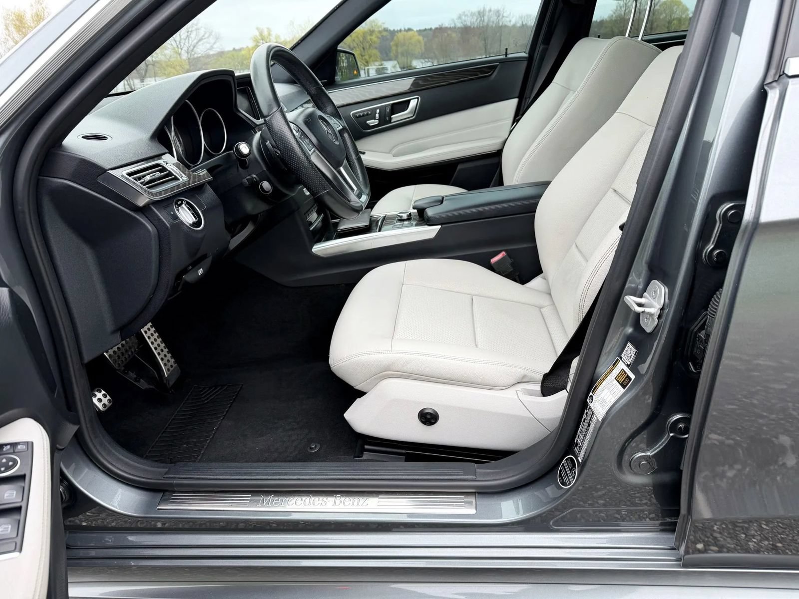 Used 2016 Mercedes-Benz E 350 4MATIC Wagon image 61