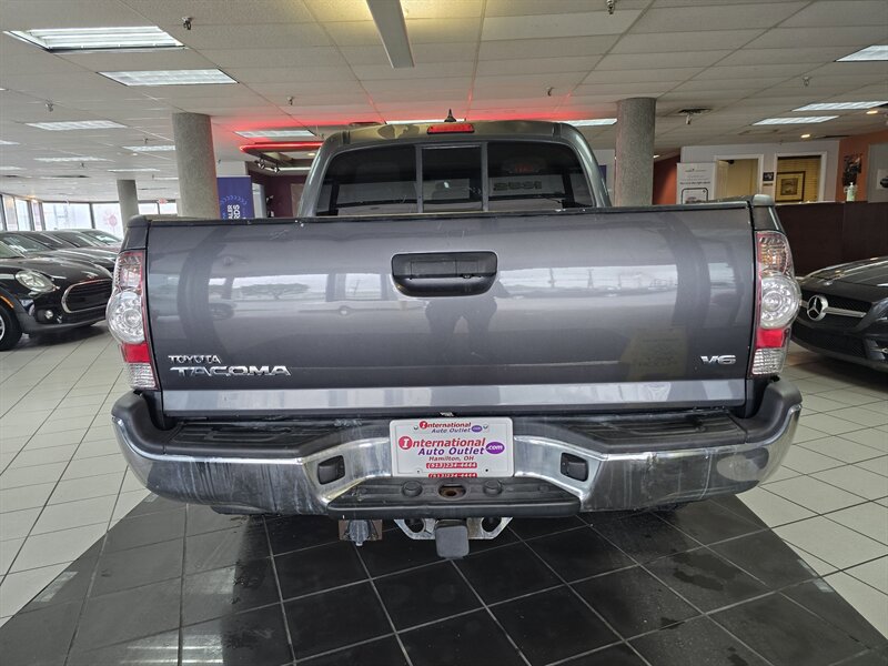 Used 2015 Toyota Tacoma 4x4 Double Cab w/ TRD Off-Road Package image 5