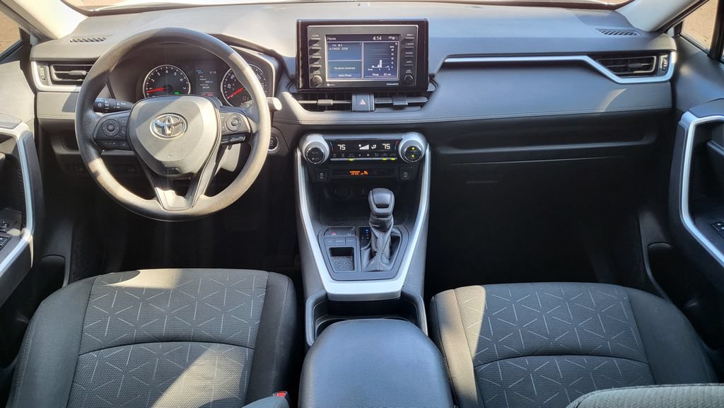 Used 2021 Toyota RAV4 XLE w/ Convenience Package FWD image 5