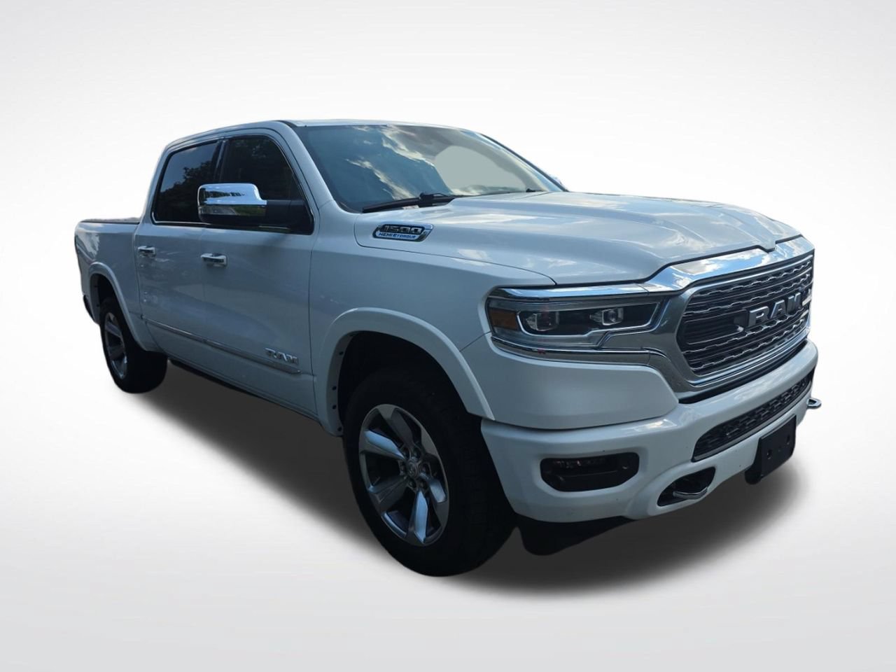 Used 2022 RAM 1500 Limited w/ Body Color Bumper Group RWD image 2