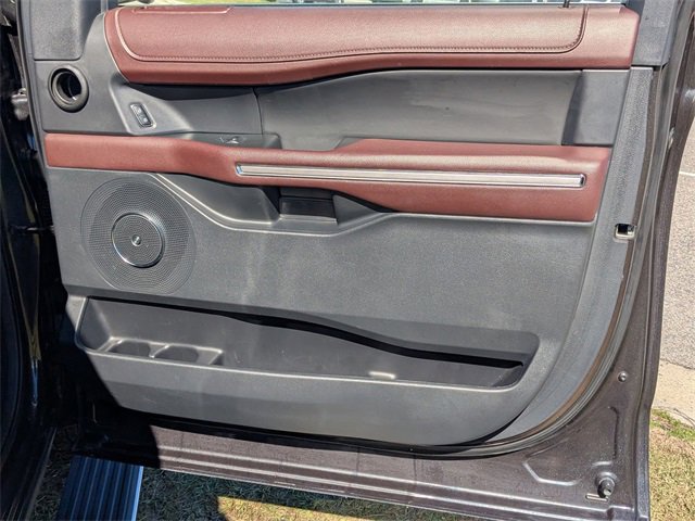Used 2024 Ford Expedition Limited image 38