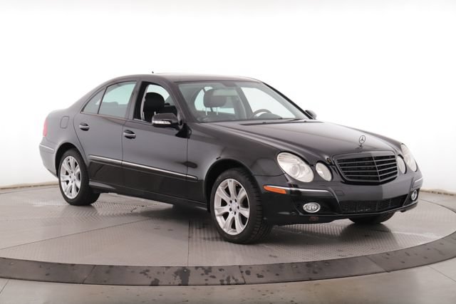 Used 2009 Mercedes-Benz E 350 4MATIC Sedan image 2