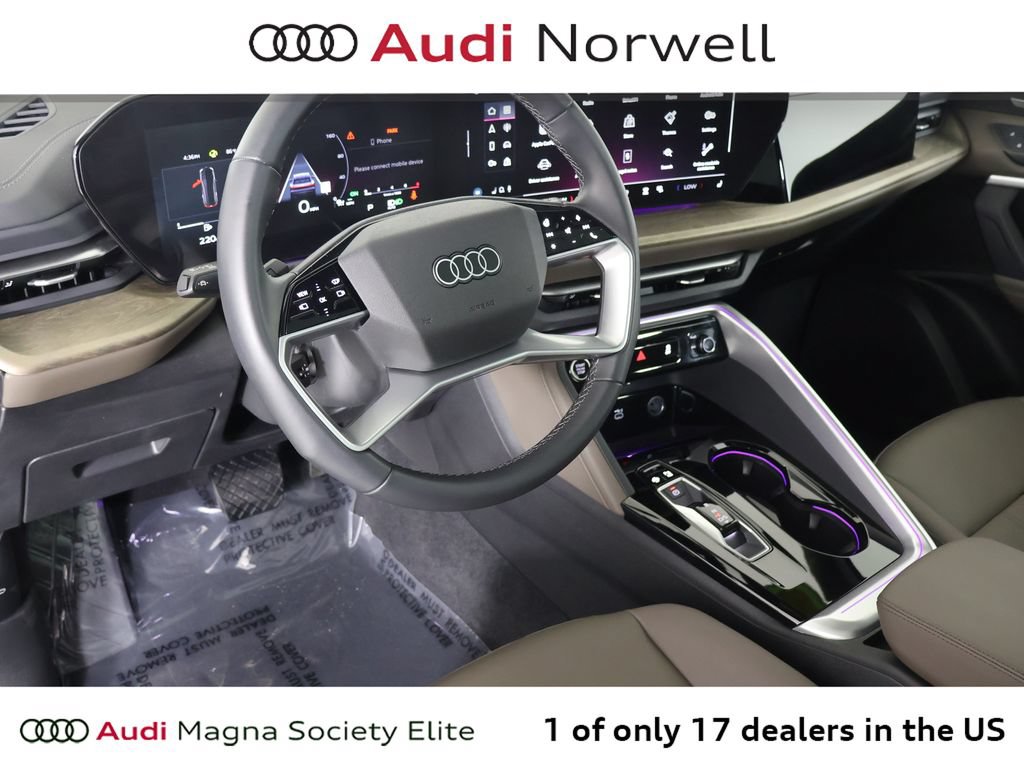 Used 2025 Audi Q5 Premium Plus w/ Premium Plus AWD/4WD image 2