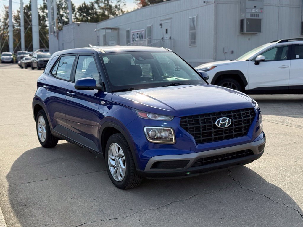 Used 2021 Hyundai Venue SE FWD image 4