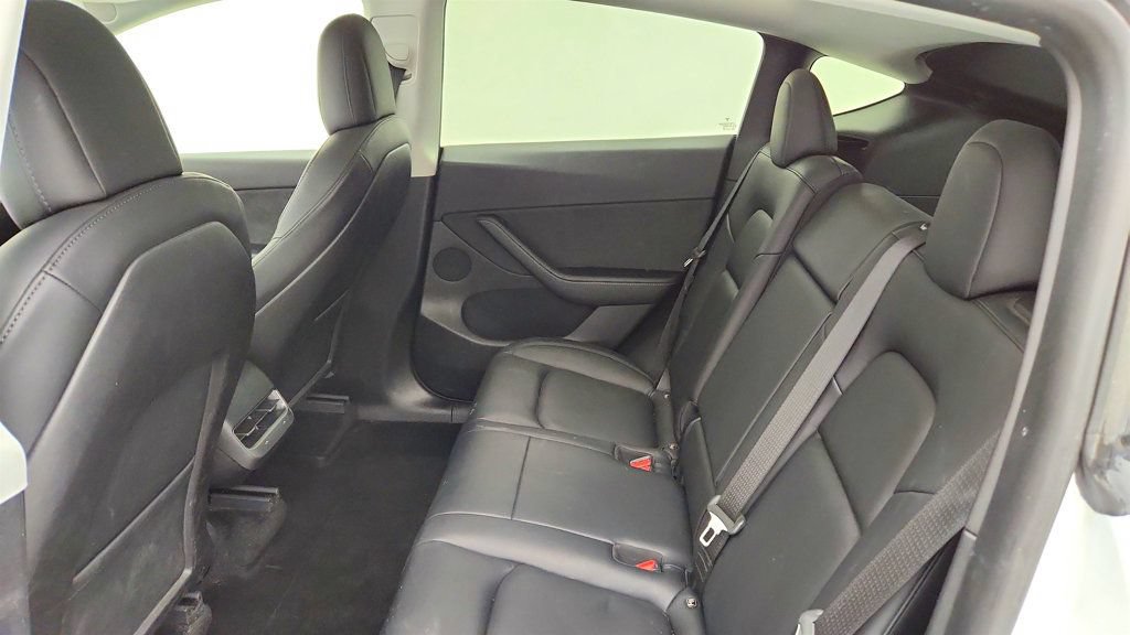 Used 2021 Tesla Model Y Long Range AWD/4WD image 25