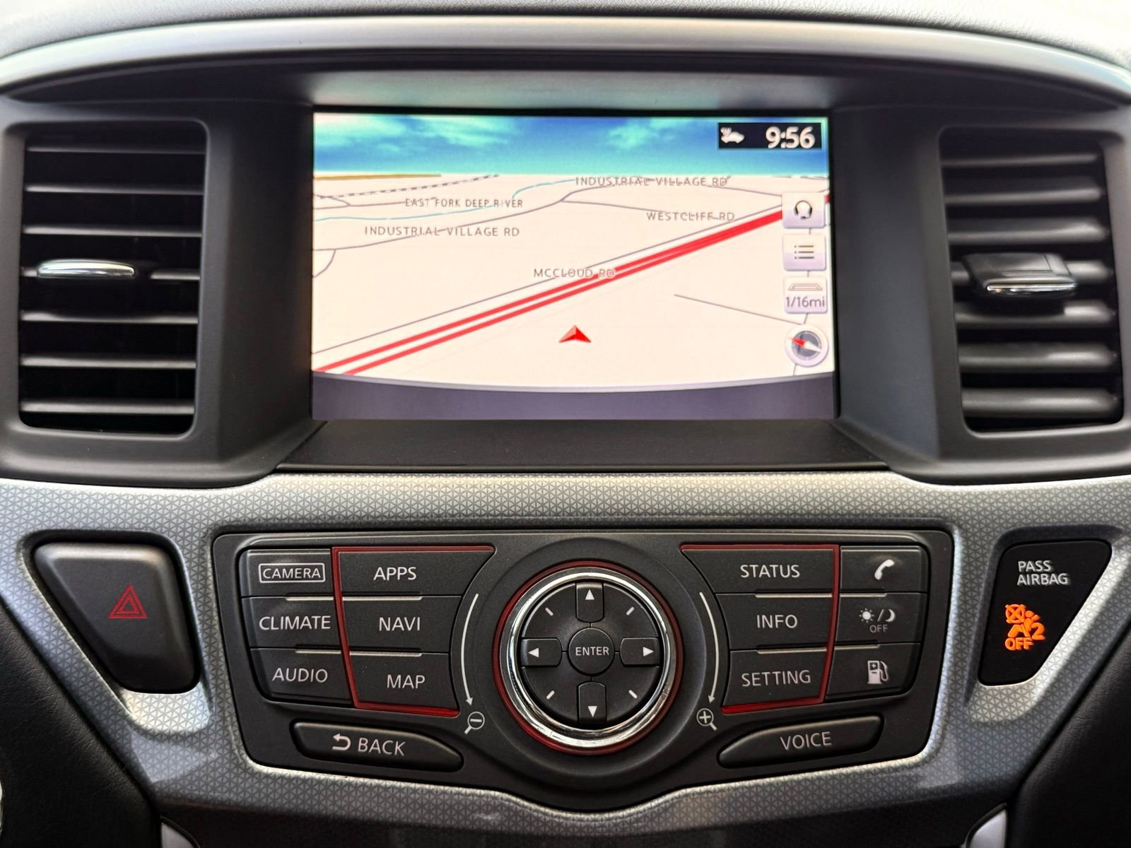 Used 2019 Nissan Pathfinder SL image 45