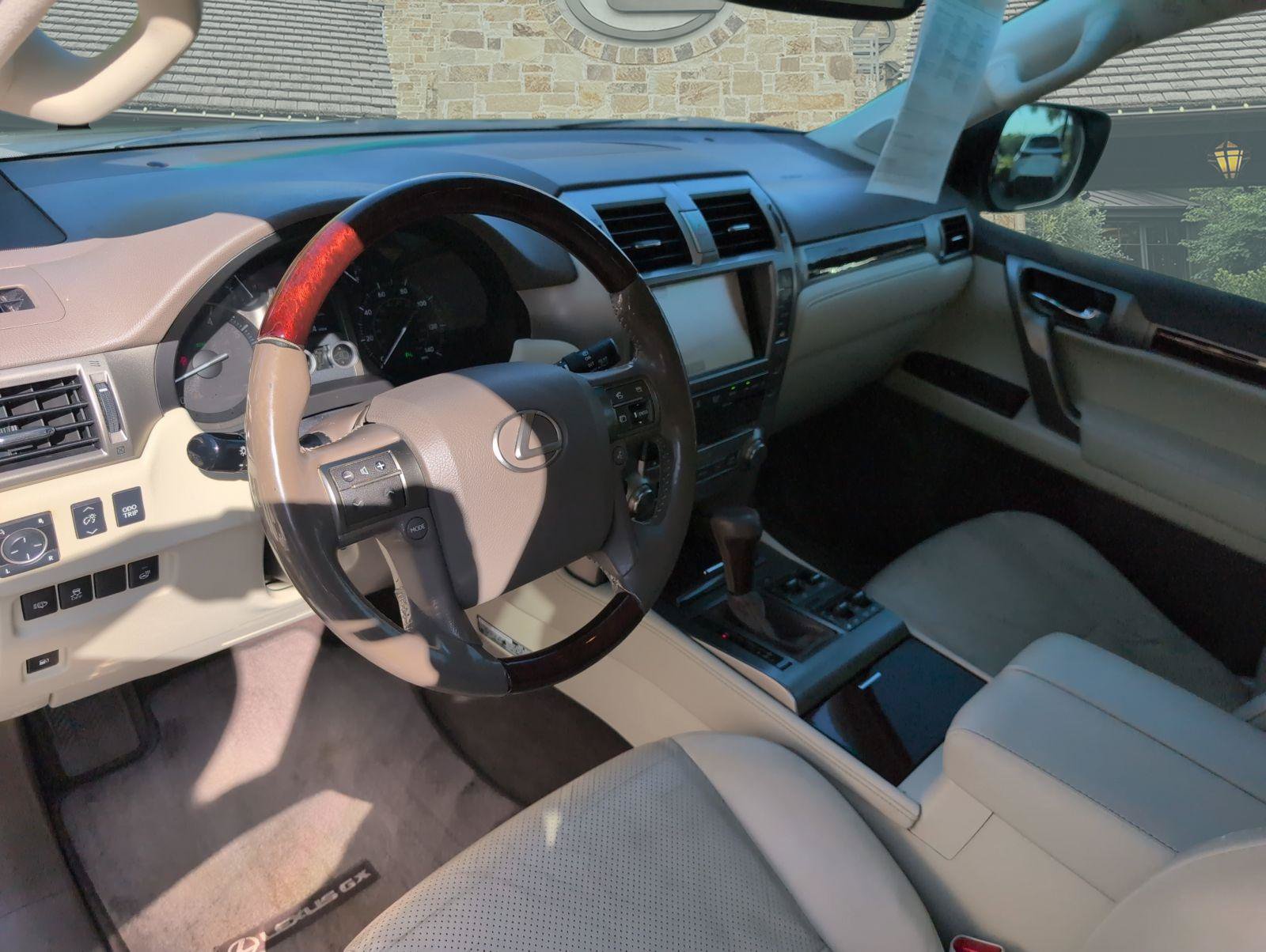 Used 2016 Lexus GX 460 Luxury AWD/4WD image 6