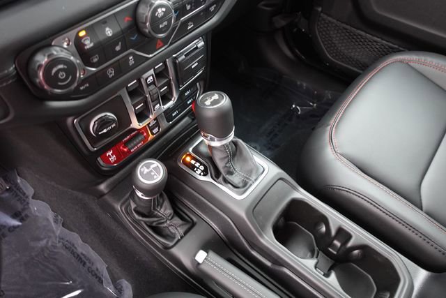 New 2026 Jeep Wrangler Unlimited Rubicon w/ Technology Group image 23