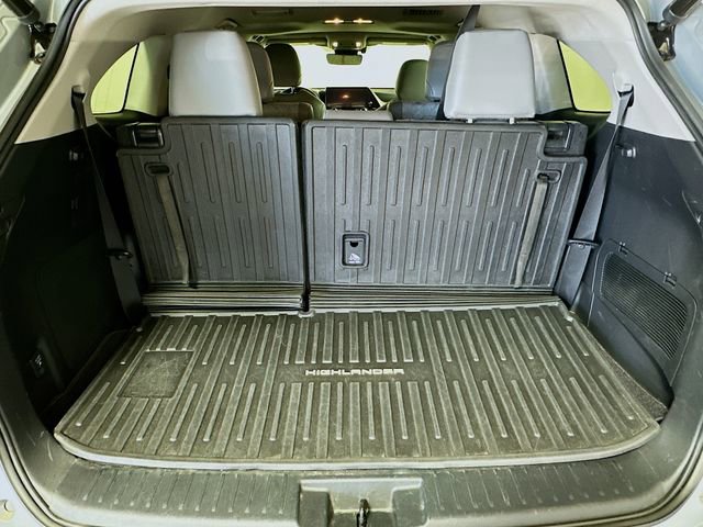 Certified 2023 Toyota Highlander Bronze Edition image 28
