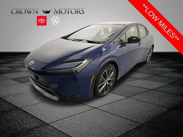 Used 2025 Toyota Prius XLE image 3