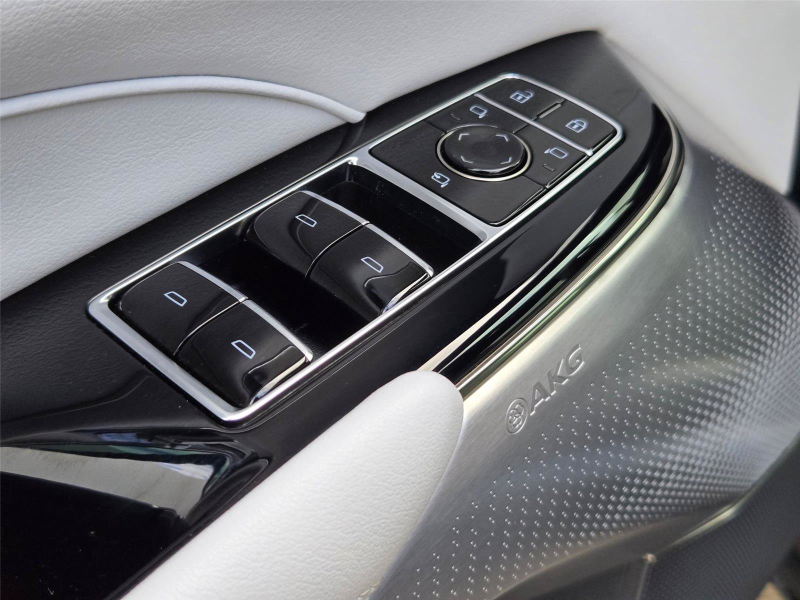 Certified 2024 Cadillac Lyriq Sport RWD image 26