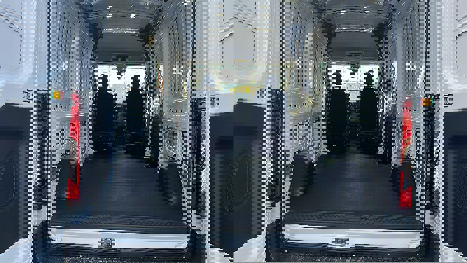 New 2026 Ford Transit 250 148 Medium Roof image 30