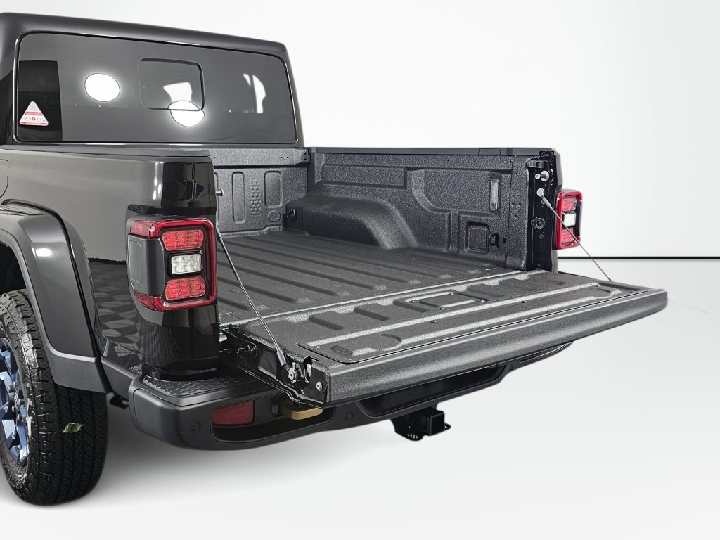 New 2026 Jeep Gladiator Sport AWD/4WD image 17