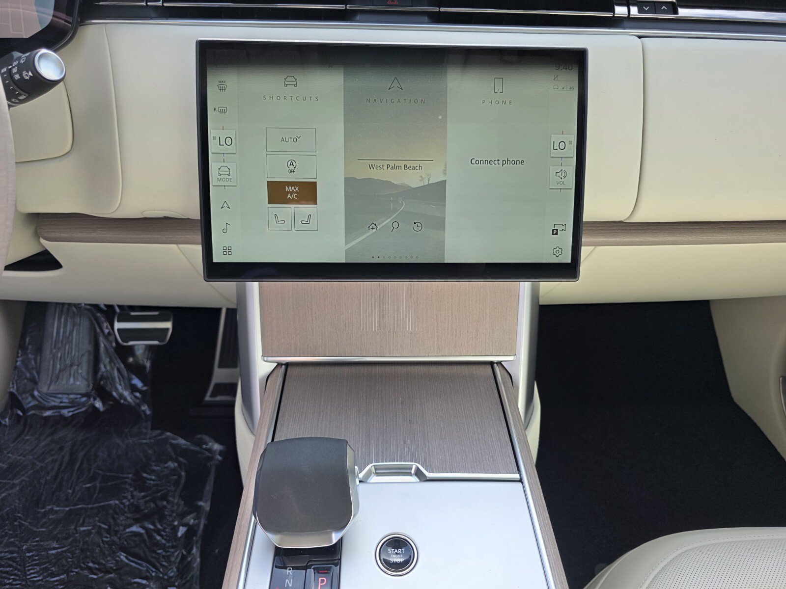New 2026 Land Rover Range Rover Autobiography AWD/4WD image 17