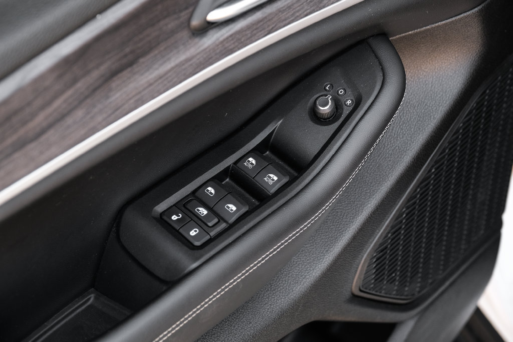 Used 2023 Jeep Grand Cherokee L Limited AWD/4WD image 59