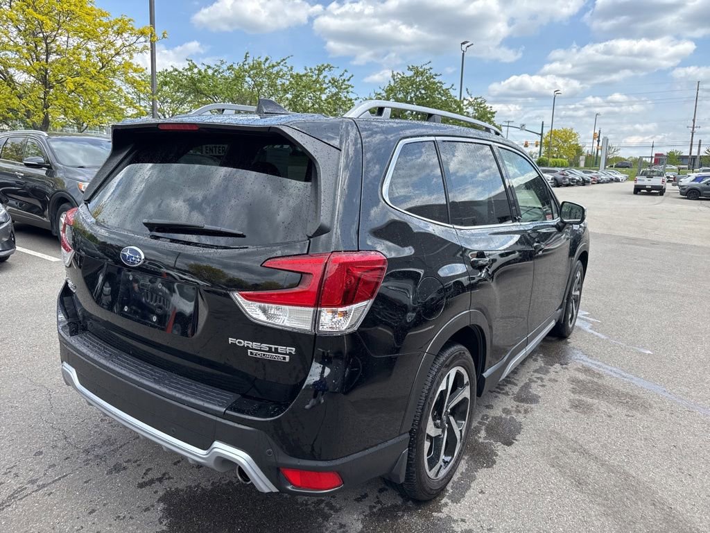 Used 2024 Subaru Forester Touring AWD/4WD image 3