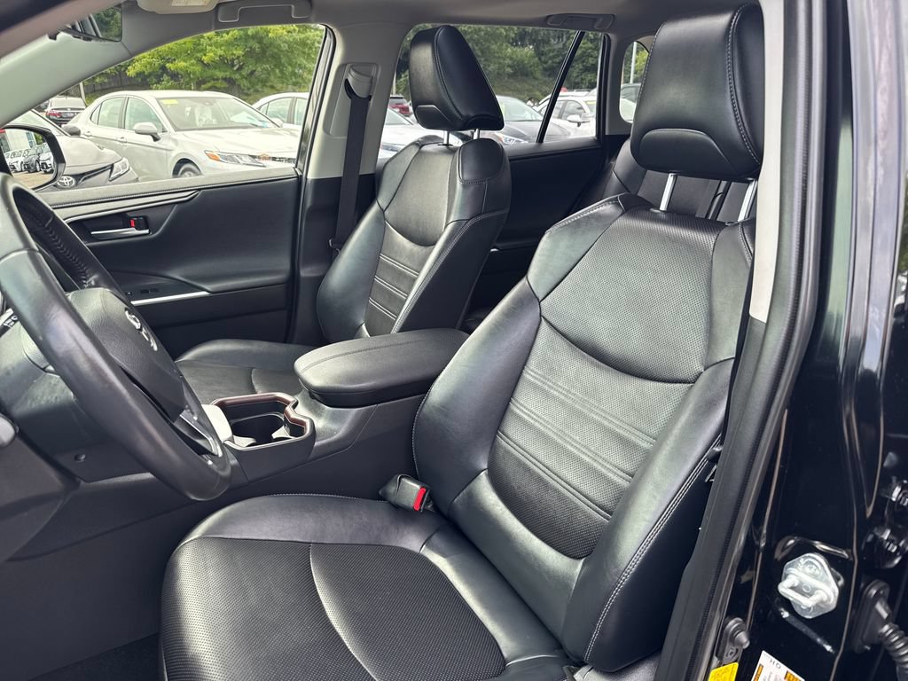 Used 2020 Toyota RAV4 Limited AWD/4WD image 16