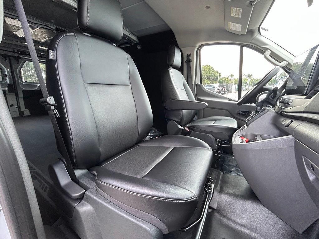 New 2026 Ford Transit 150 Low Roof w/ Load Area Protection Package RWD image 24