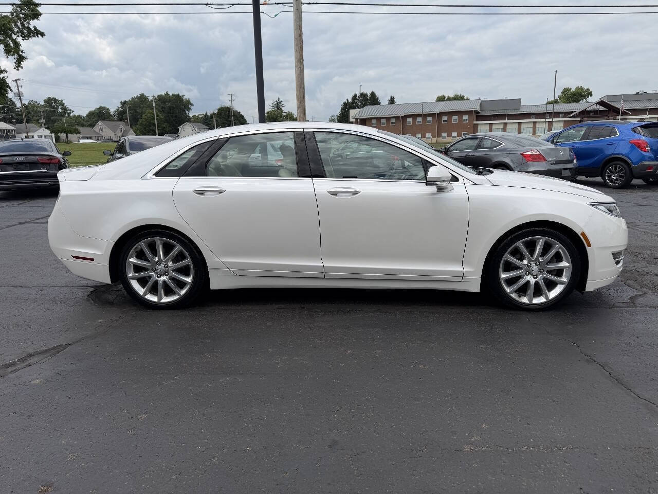Used 2015 Lincoln MKZ w/ Equipment Group 102A Reserve FWD image 6