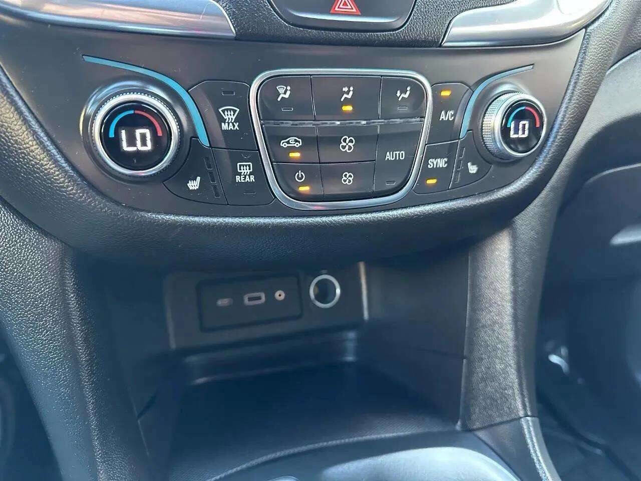 Used 2021 Chevrolet Equinox LT image 35