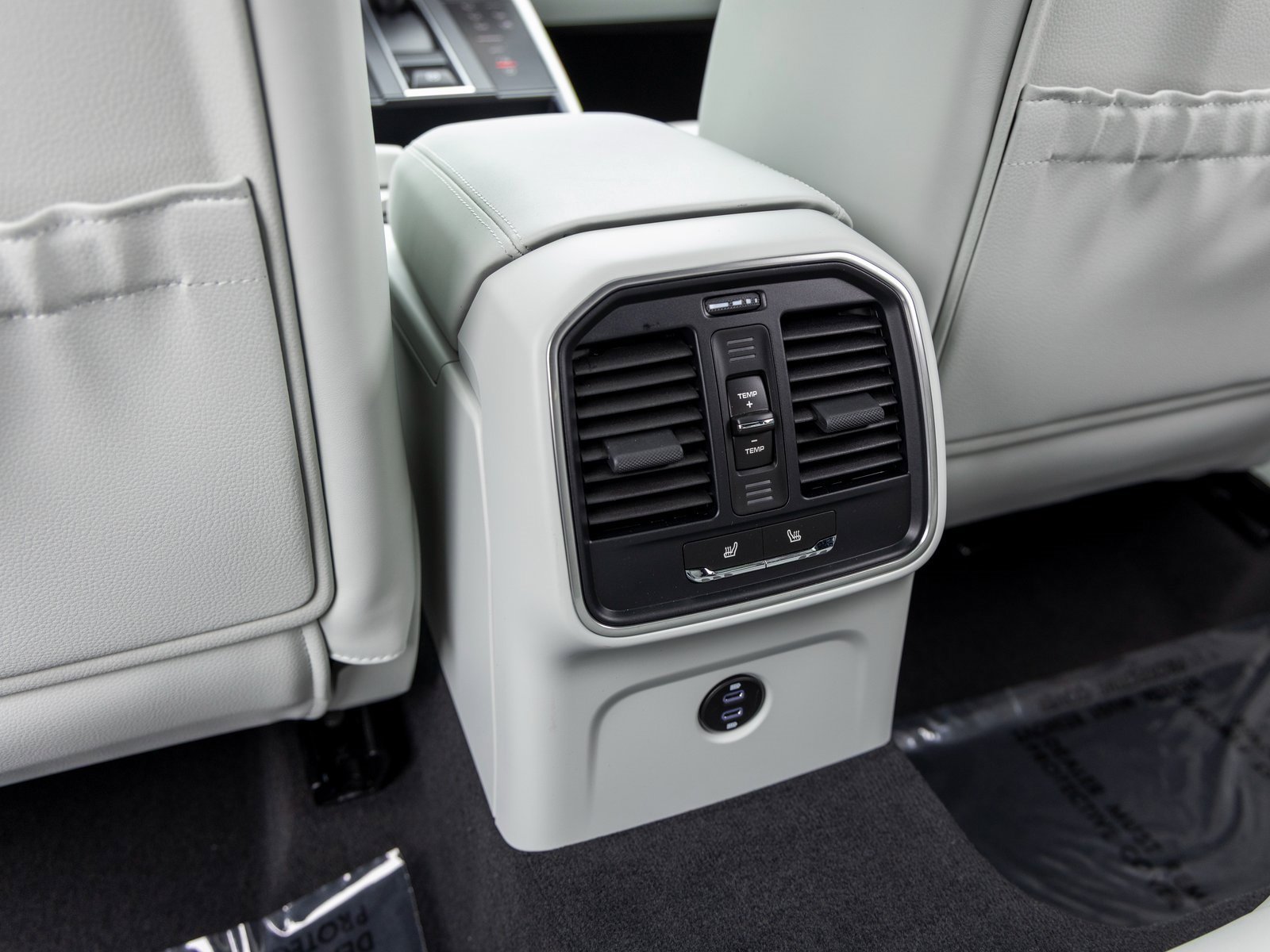 New 2025 Porsche Macan image 38