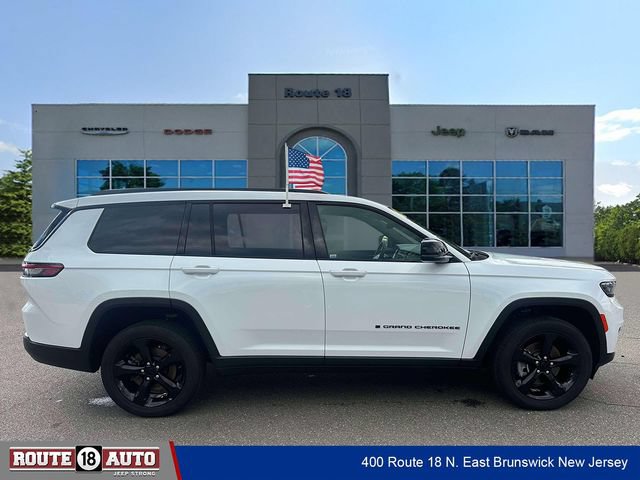 Used 2023 Jeep Grand Cherokee L Laredo AWD/4WD image 3