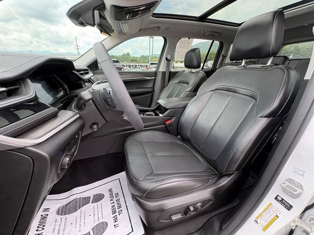 Used 2022 Jeep Grand Cherokee Limited 4xe w/ Luxury Tech Group II AWD/4WD image 28