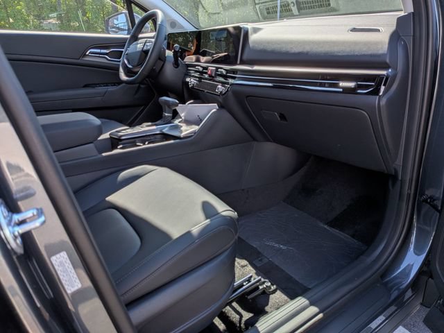 New 2026 Kia Sportage EX FWD image 25
