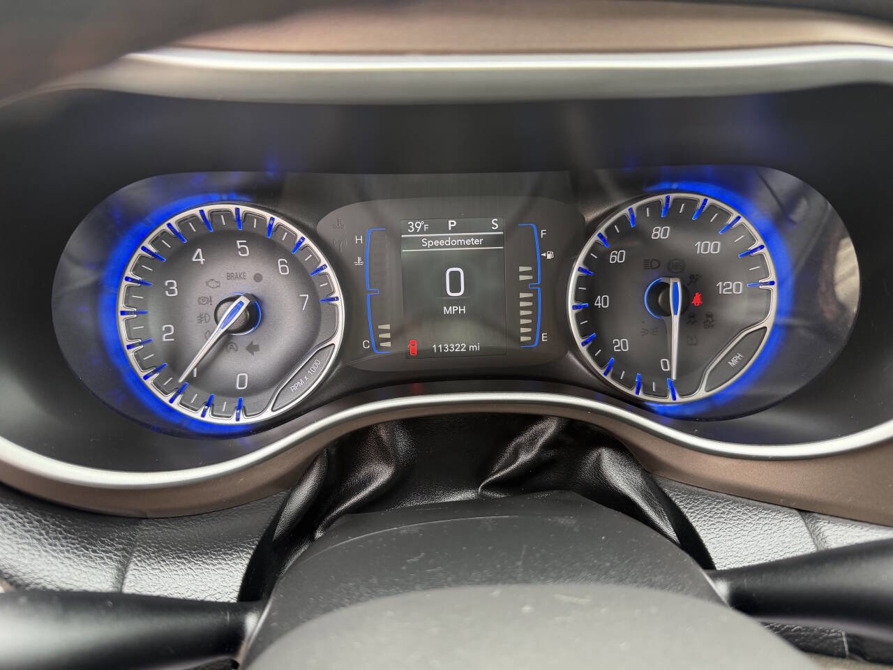 Used 2018 Chrysler Pacifica Touring-L image 12