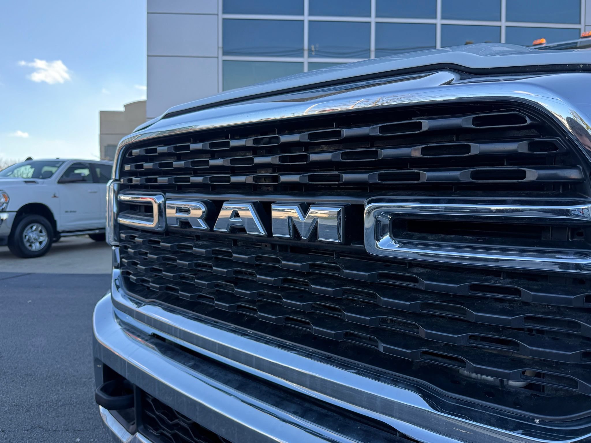 Used 2024 RAM 3500 SLT w/ Quick Order Package 2YG SLT AWD/4WD image 15