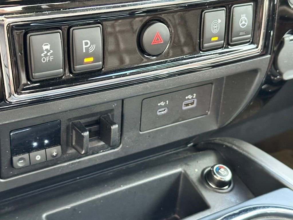 Used 2021 Nissan Titan Platinum Reserve image 17