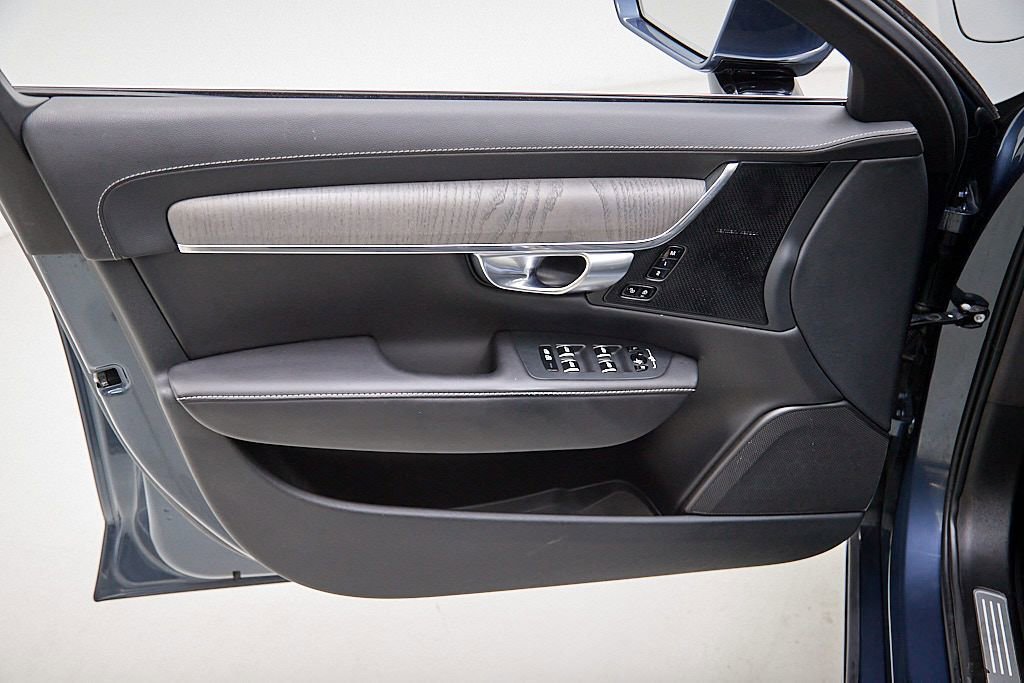Certified 2023 Volvo S90 B6 Ultimate image 9