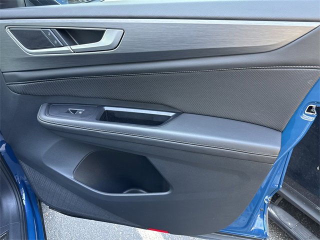 Used 2025 Volkswagen Atlas Cross Sport SE image 32