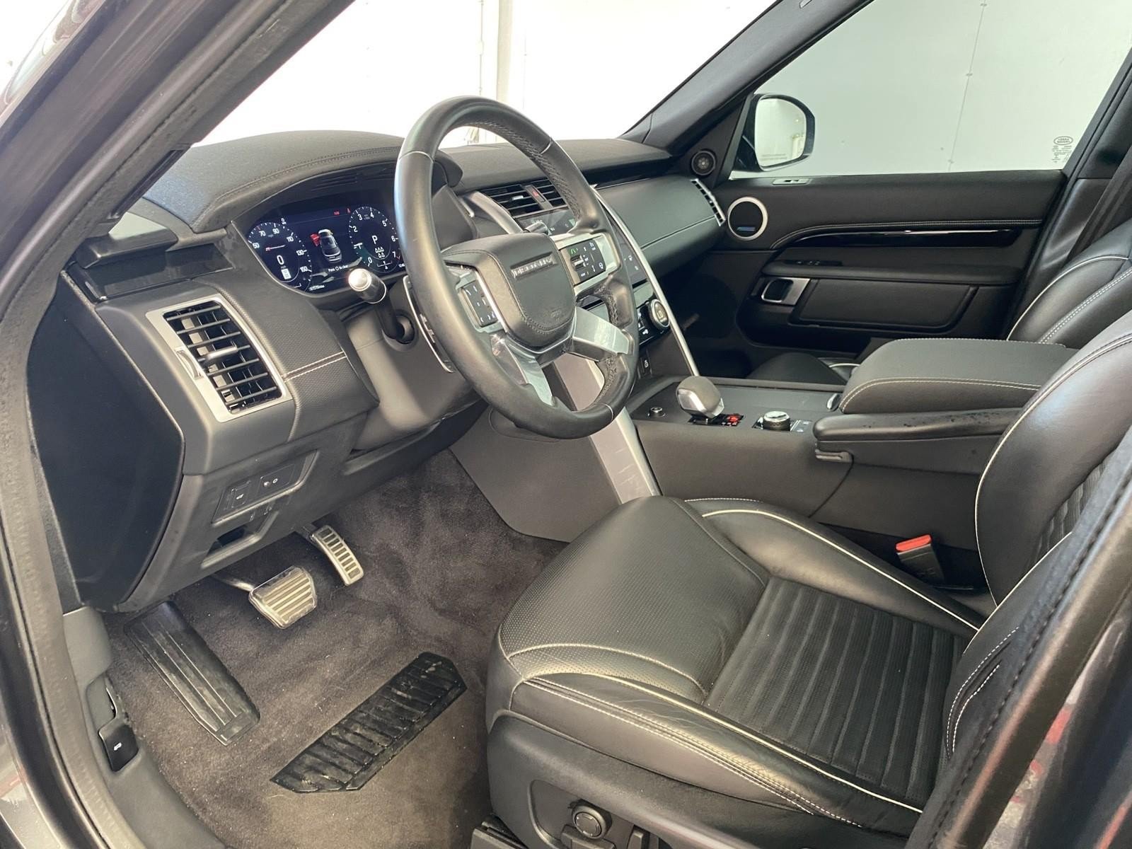 Used 2021 Land Rover Discovery HSE R-Dynamic AWD/4WD image 25