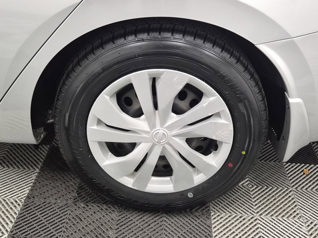 Used 2023 Nissan Versa S w/ Trunk Package image 9